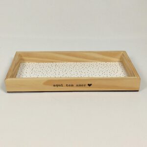 Bandeja Aqui tem amor